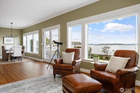 817 Shorecrest Drive Oak Harbor WA 98277