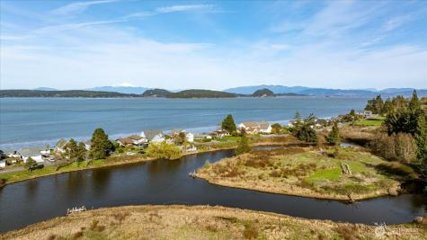 817 Shorecrest Drive Oak Harbor WA 98277