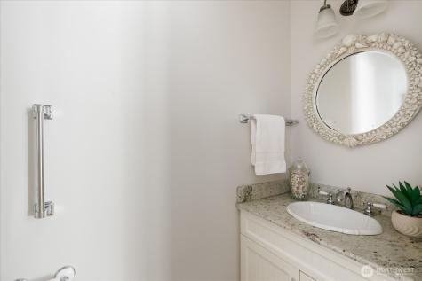 817 Shorecrest Drive Oak Harbor WA 98277