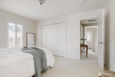 817 Shorecrest Drive Oak Harbor WA 98277