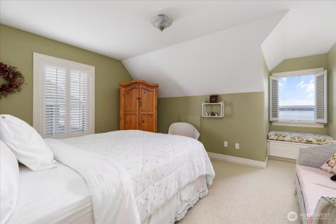 817 Shorecrest Drive Oak Harbor WA 98277