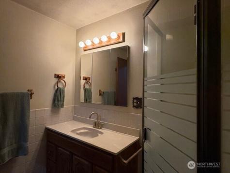 23 W Hale Avenue Omak WA 98841