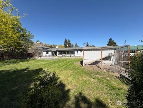 23 W Hale Avenue Omak WA 98841