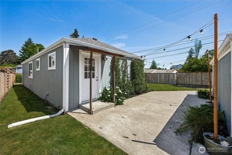 1702 S 94th Street Tacoma WA 98444
