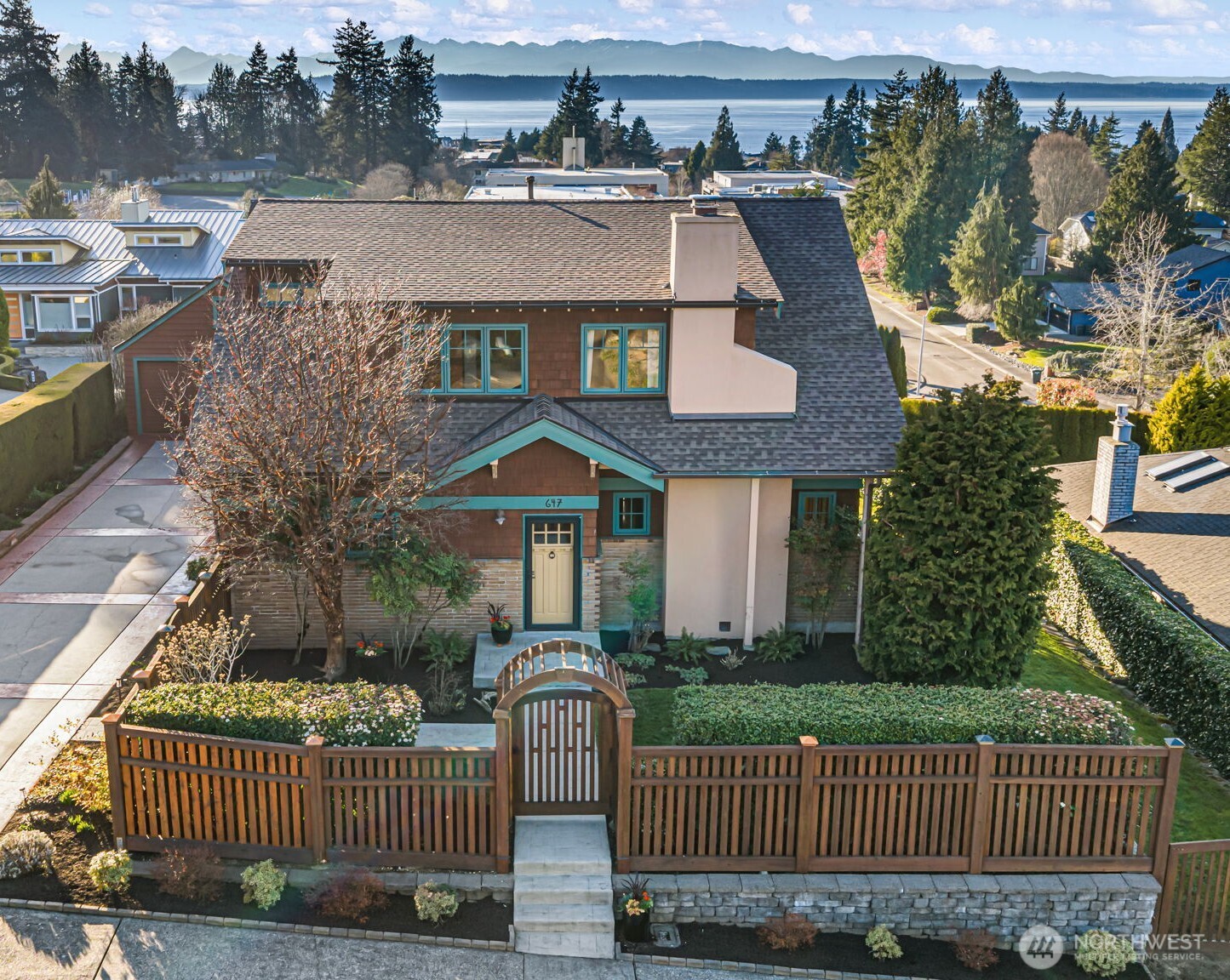 647 9th Avenue N Edmonds WA 98020