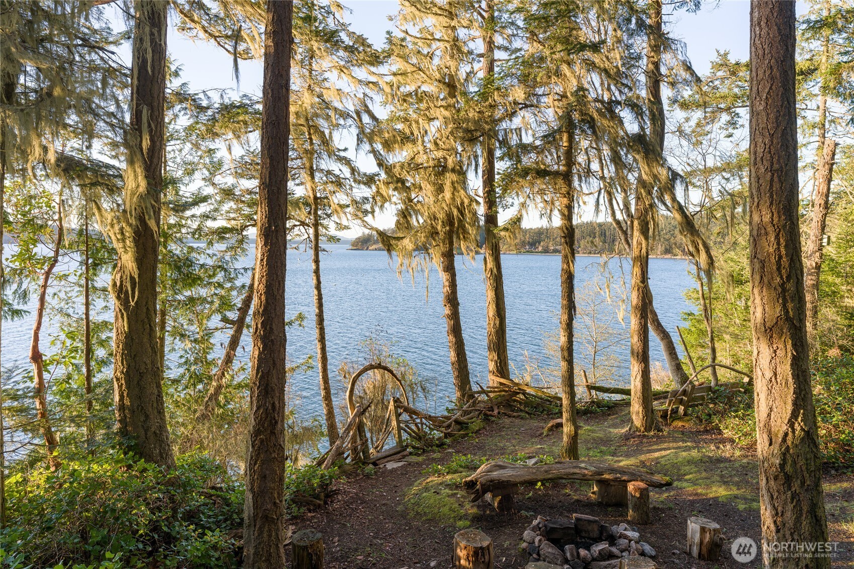 385 Doe Run Lopez Island WA 98261