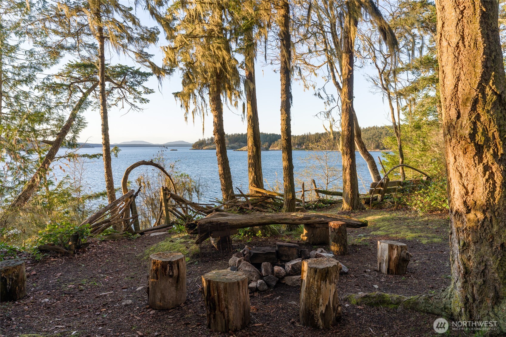 385 Doe Run Lopez Island WA 98261