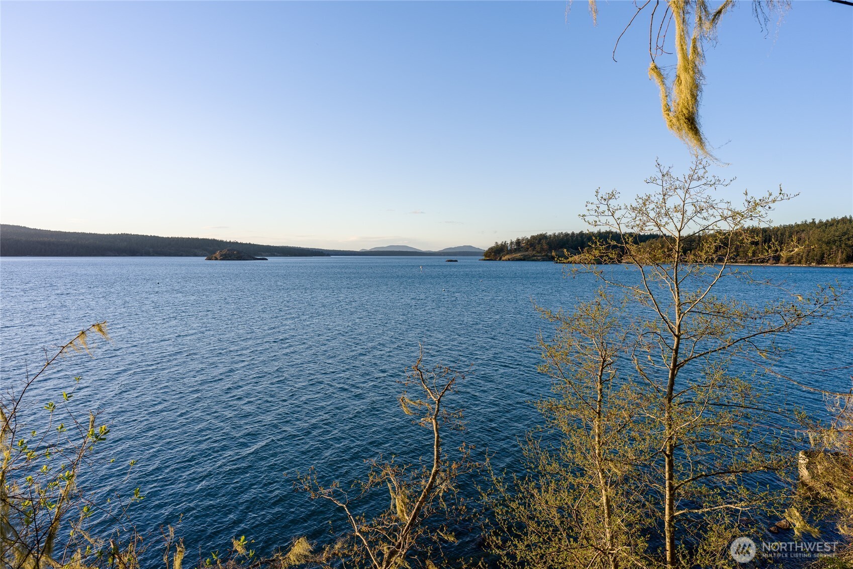 385 Doe Run Lopez Island WA 98261