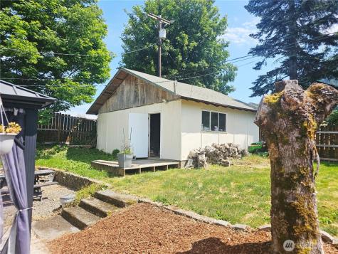 591 Division Avenue Morton WA 98356