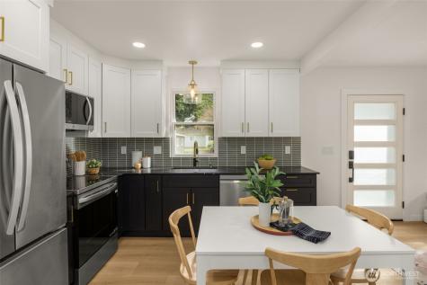 14321 Interlake Avenue N Seattle WA 98133
