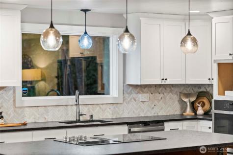 28601 13th Avenue S Federal Way WA 98003