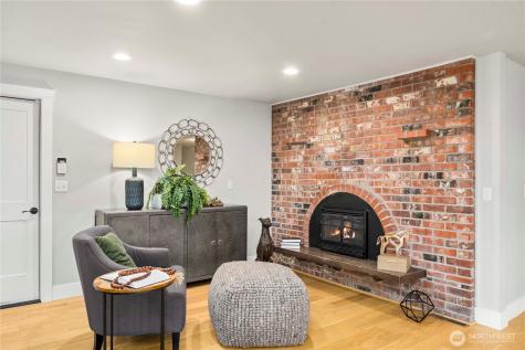 28601 13th Avenue S Federal Way WA 98003