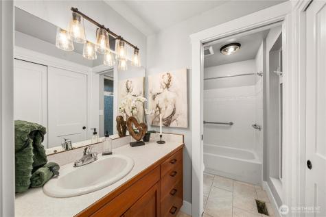 28601 13th Avenue S Federal Way WA 98003