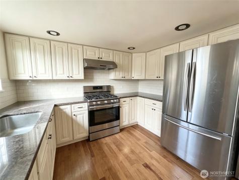 1836 NE 16th Street Renton WA 98056
