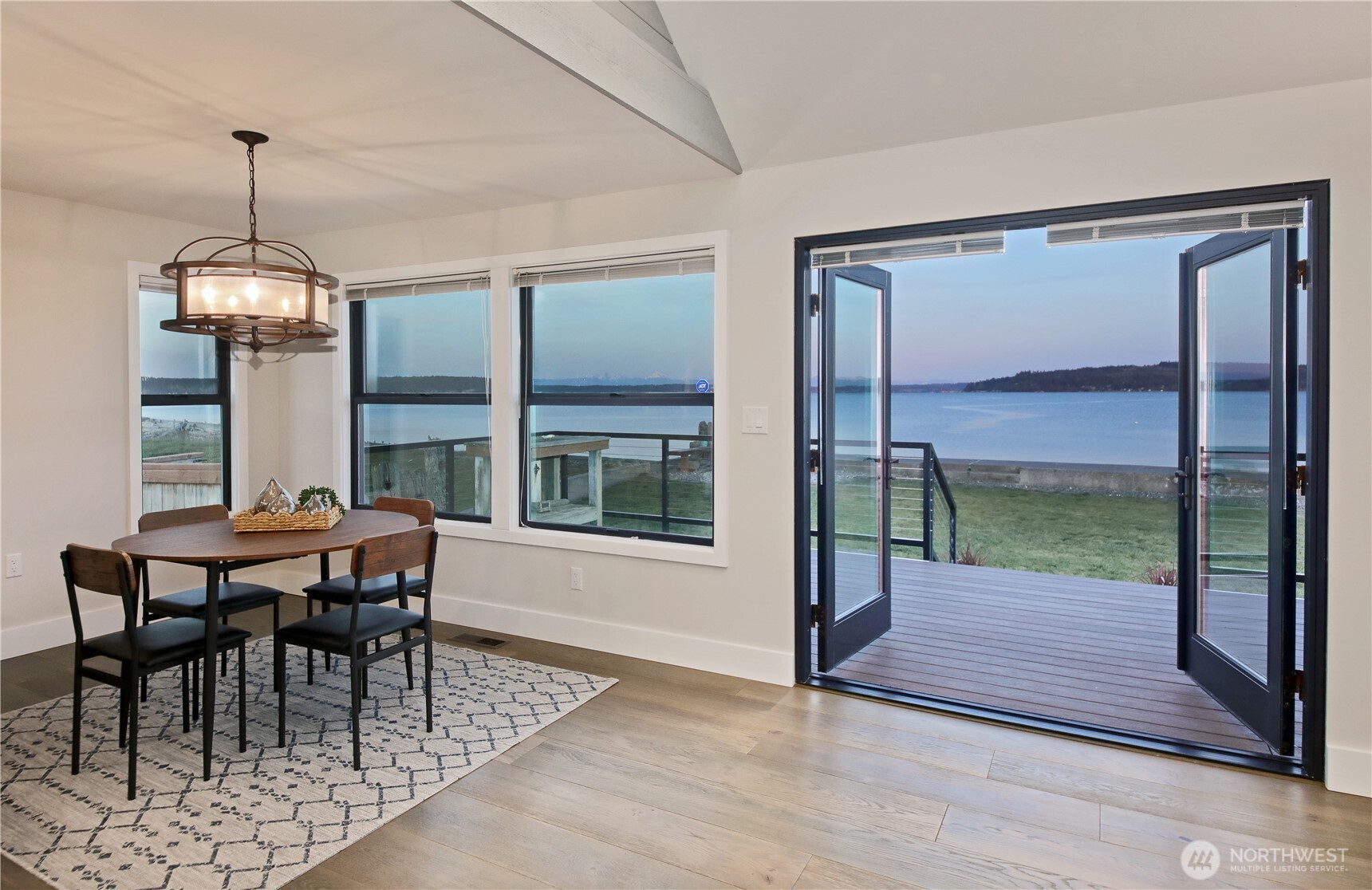 2805 N Bluff Road Greenbank WA 98253