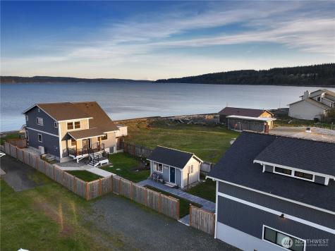 2805 N Bluff Road Greenbank WA 98253