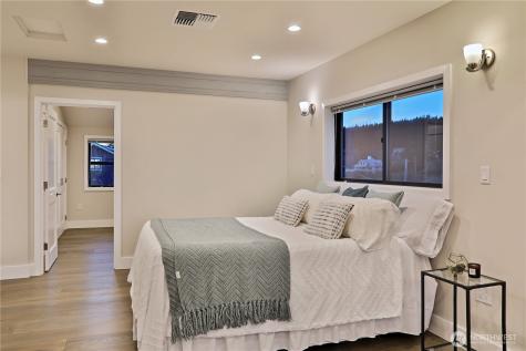 2805 N Bluff Road Greenbank WA 98253