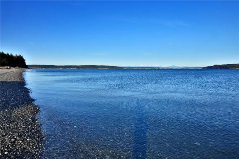 2805 N Bluff Road Greenbank WA 98253