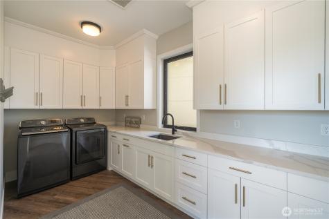 149 Reserve Lane Manson WA 98831