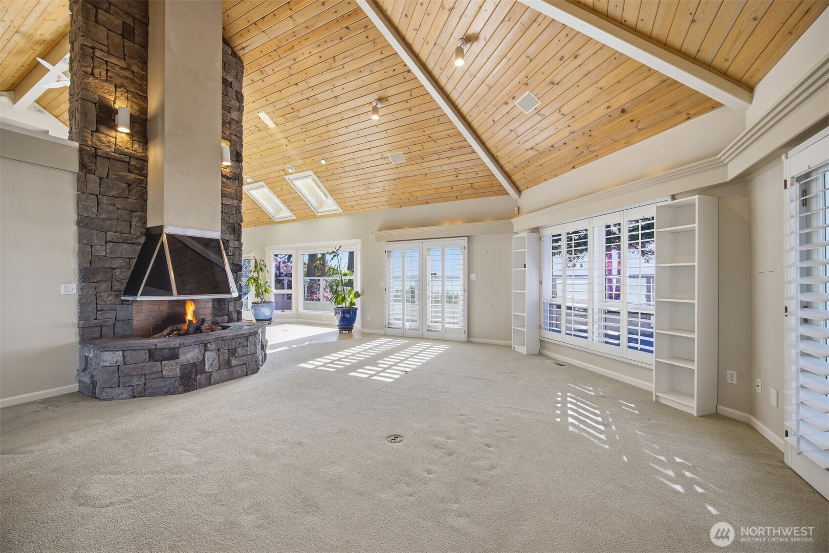 6867 Holeman Avenue Blaine WA 98230
