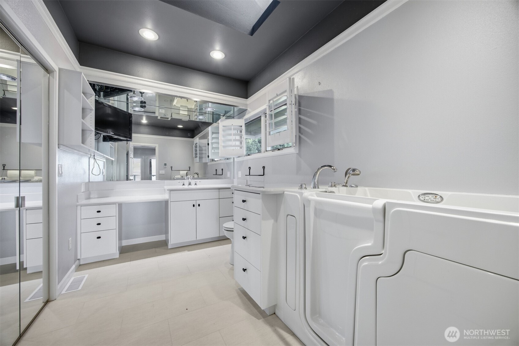 6867 Holeman Avenue Blaine WA 98230