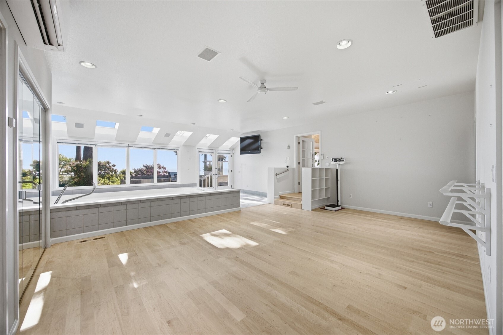 6867 Holeman Avenue Blaine WA 98230