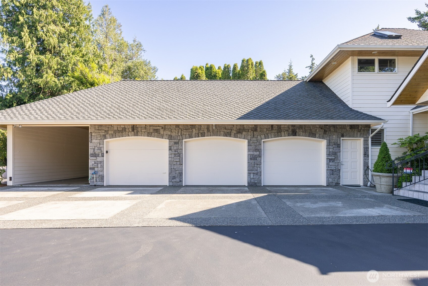 6867 Holeman Avenue Blaine WA 98230