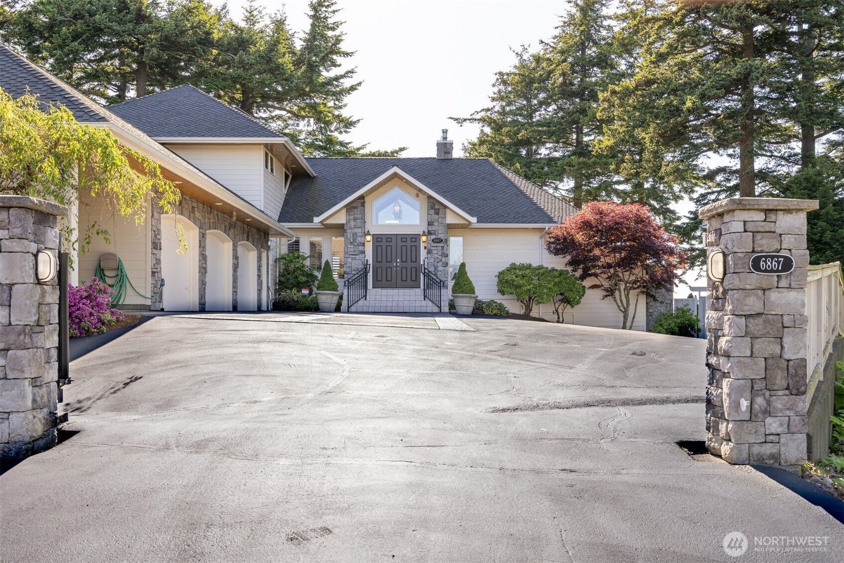 6867 Holeman Avenue Blaine WA 98230