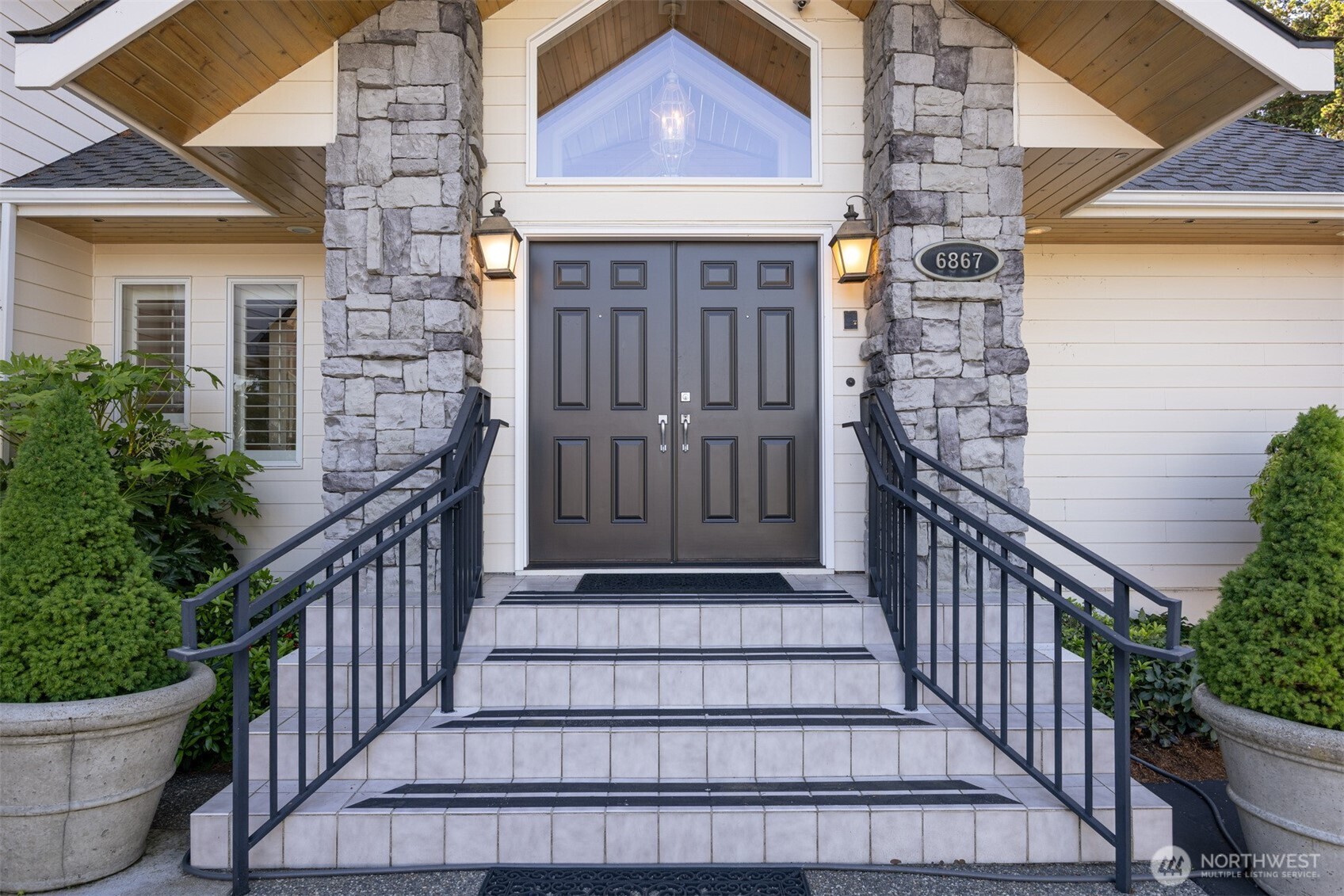6867 Holeman Avenue Blaine WA 98230