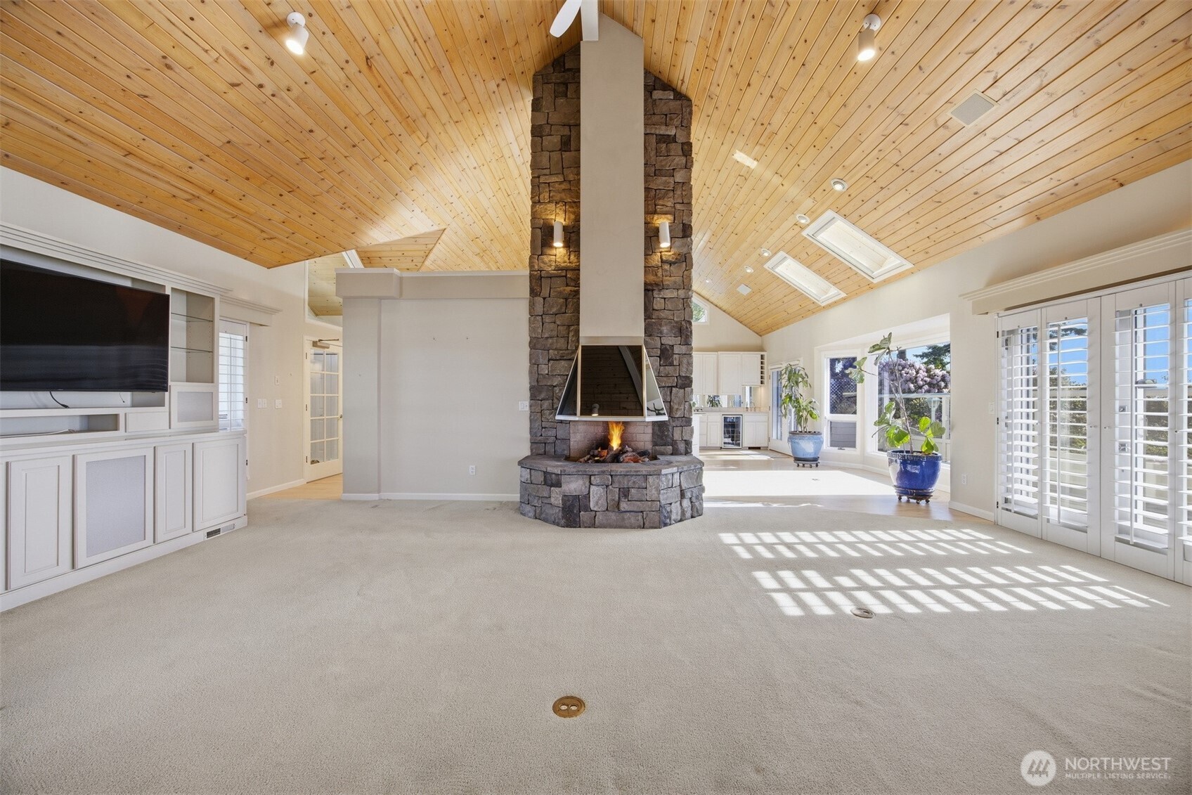 6867 Holeman Avenue Blaine WA 98230