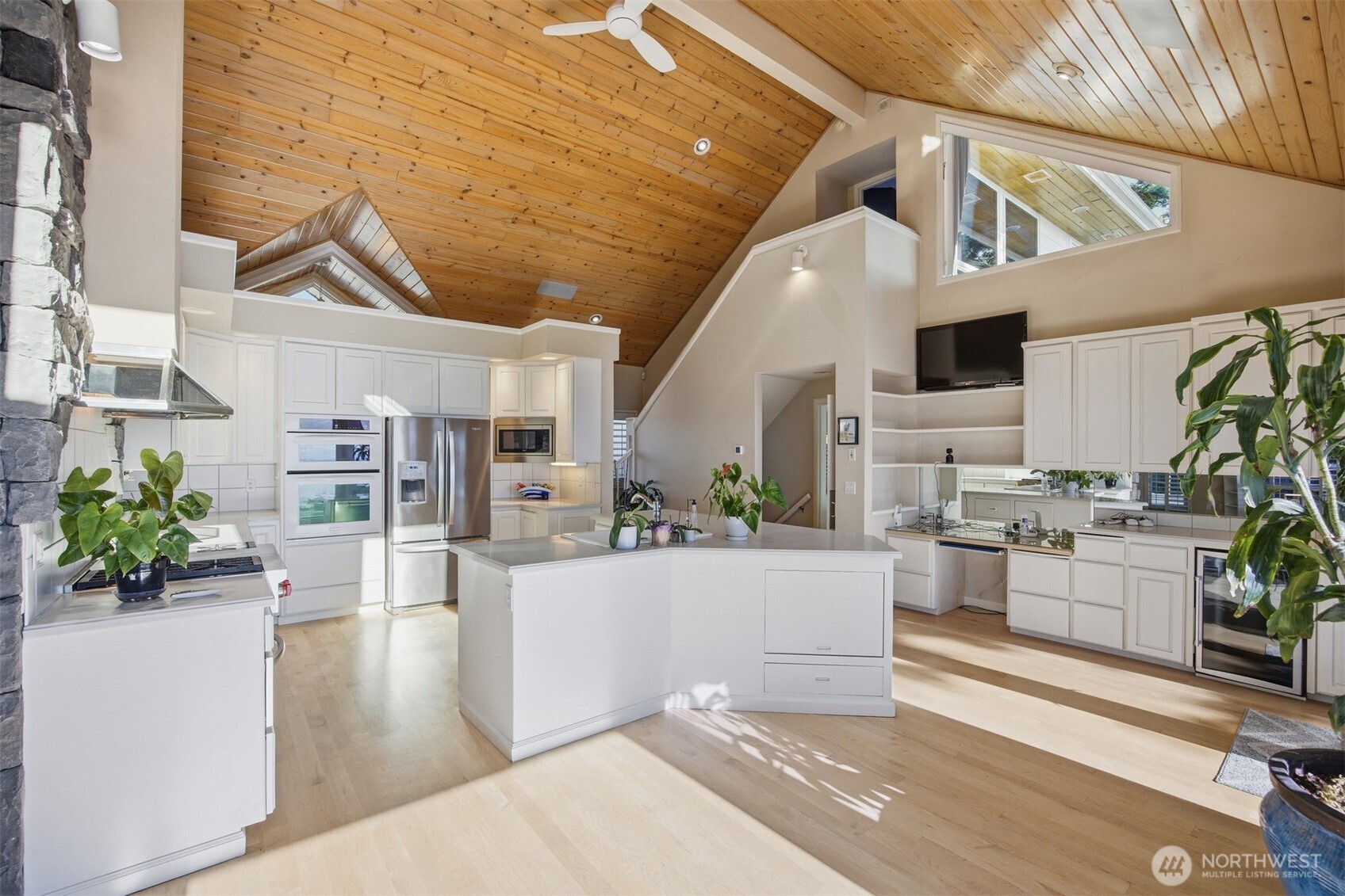 6867 Holeman Avenue Blaine WA 98230