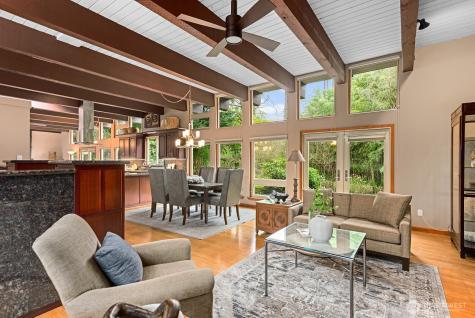 16 Cascade Key Bellevue WA 98006