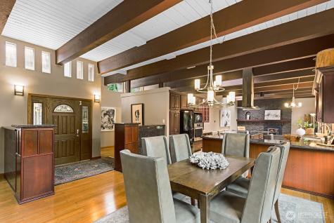 16 Cascade Key Bellevue WA 98006
