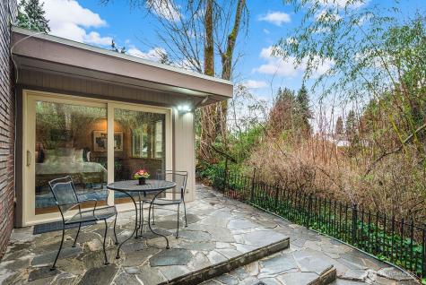 16 Cascade Key Bellevue WA 98006