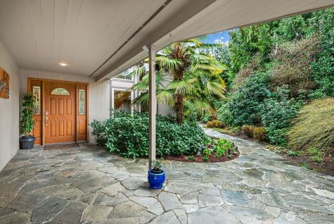 16 Cascade Key Bellevue WA 98006