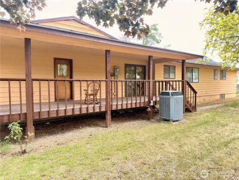 504 9th Avenue Oroville WA 98844