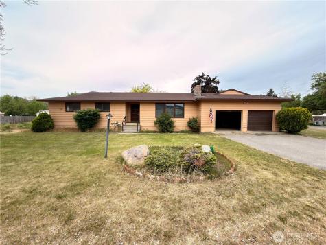 504 9th Avenue Oroville WA 98844