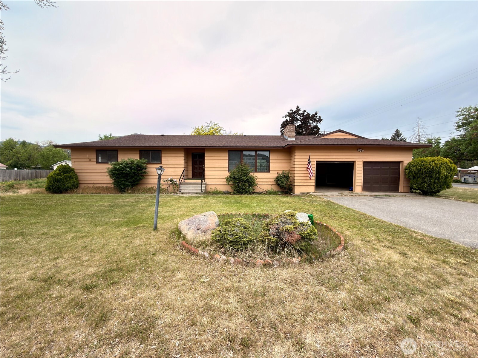 504 9th Avenue Oroville WA 98844