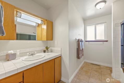 10425 123rd Street Court E Puyallup WA 98374