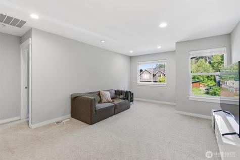 12102 10th Drive SE Everett WA 98208