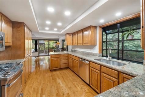 36607 9th Avenue SW Federal Way WA 98023
