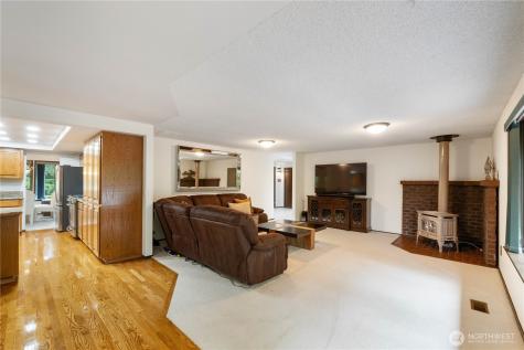 36607 9th Avenue SW Federal Way WA 98023
