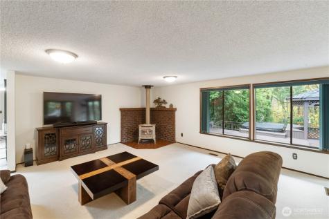 36607 9th Avenue SW Federal Way WA 98023
