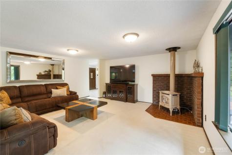 36607 9th Avenue SW Federal Way WA 98023