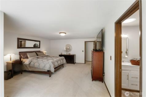 36607 9th Avenue SW Federal Way WA 98023