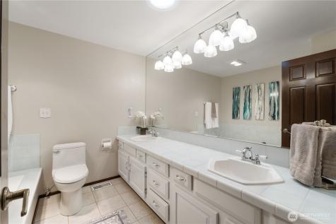 36607 9th Avenue SW Federal Way WA 98023