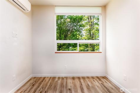 3855 21st Avenue SW Seattle WA 98106