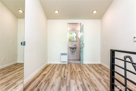 3855 21st Avenue SW Seattle WA 98106