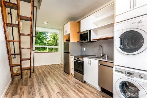 3855 21st Avenue SW Seattle WA 98106