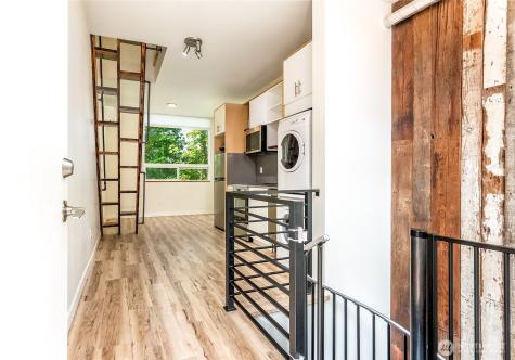 3855 21st Avenue SW Seattle WA 98106